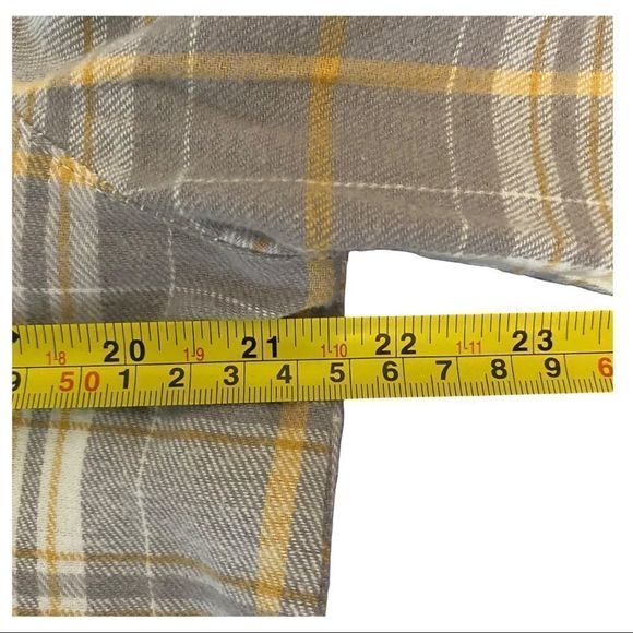 NWT Harve Benard grey/yellow flannel plaid button front shirt ruffle detail L - Picture 4 of 7
